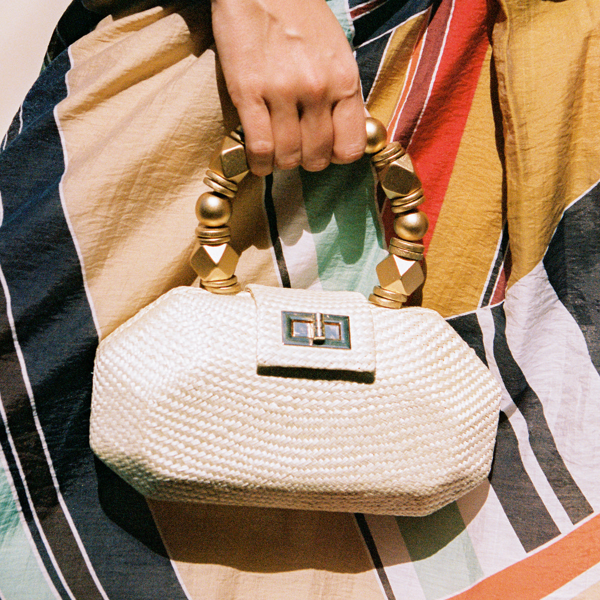 THE MELIA — Cream Woven Straw Clutch with Beaded Top Handle